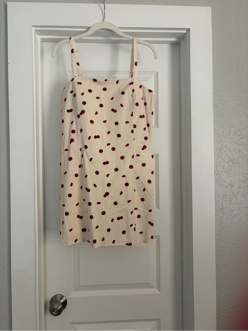 Abercrombie & Fitch Bra Free Everyday Skort Cream with Tomato Print